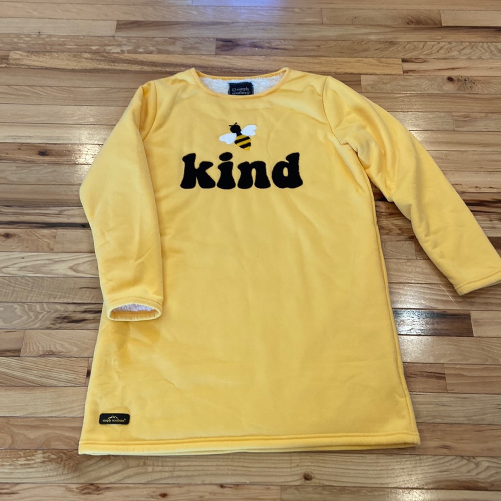 Simply Southern Bee 🐝 kind